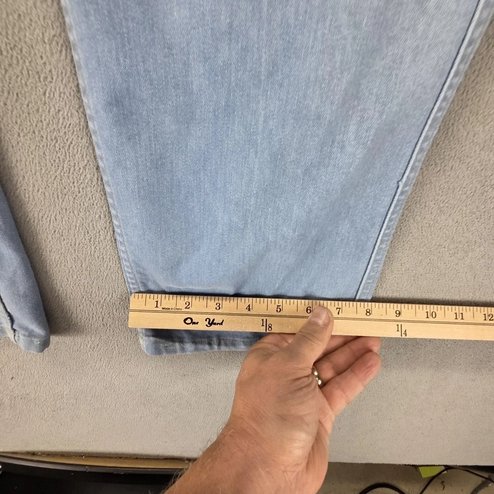 Vintage Levis Action Jeans Mens Blue Made in USA Brown Tab Zip Fly Fits 34x26